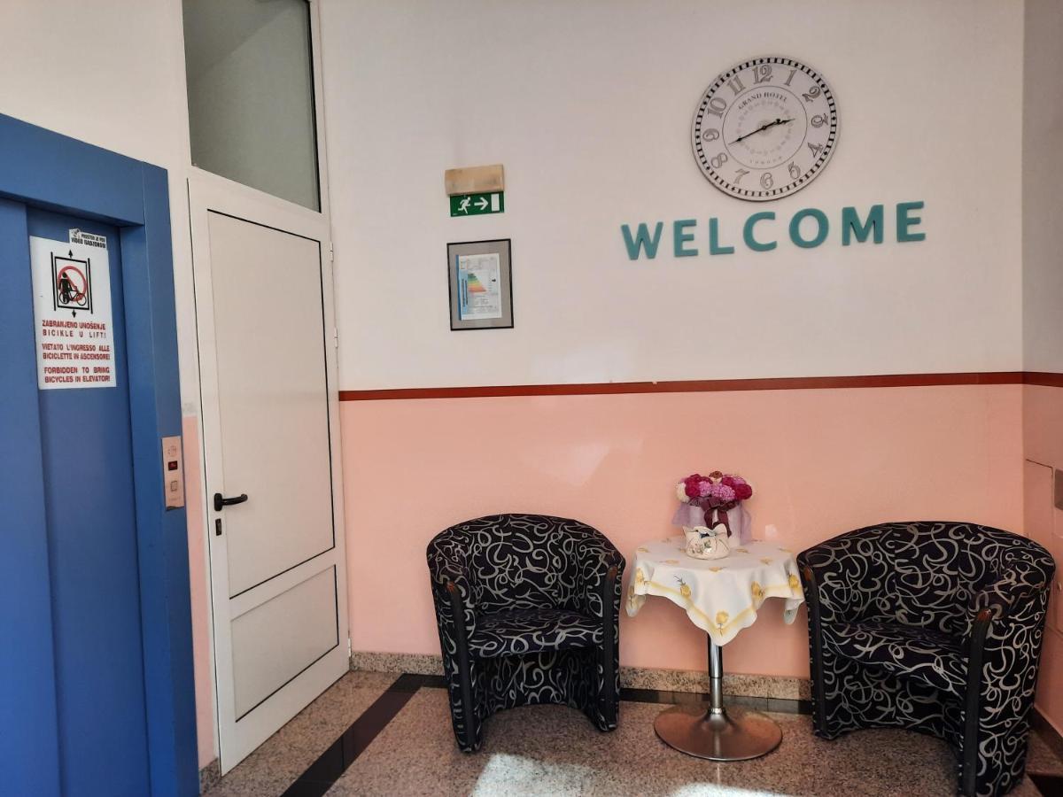 Apartament Lorena *